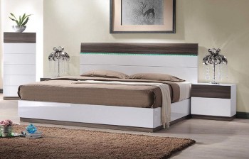 Lacquered Sophisticated Wood Elite Platform Bed with Drawers