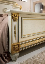 Made in Italy Wood High End Bedroom Furniture feat Wood Grain