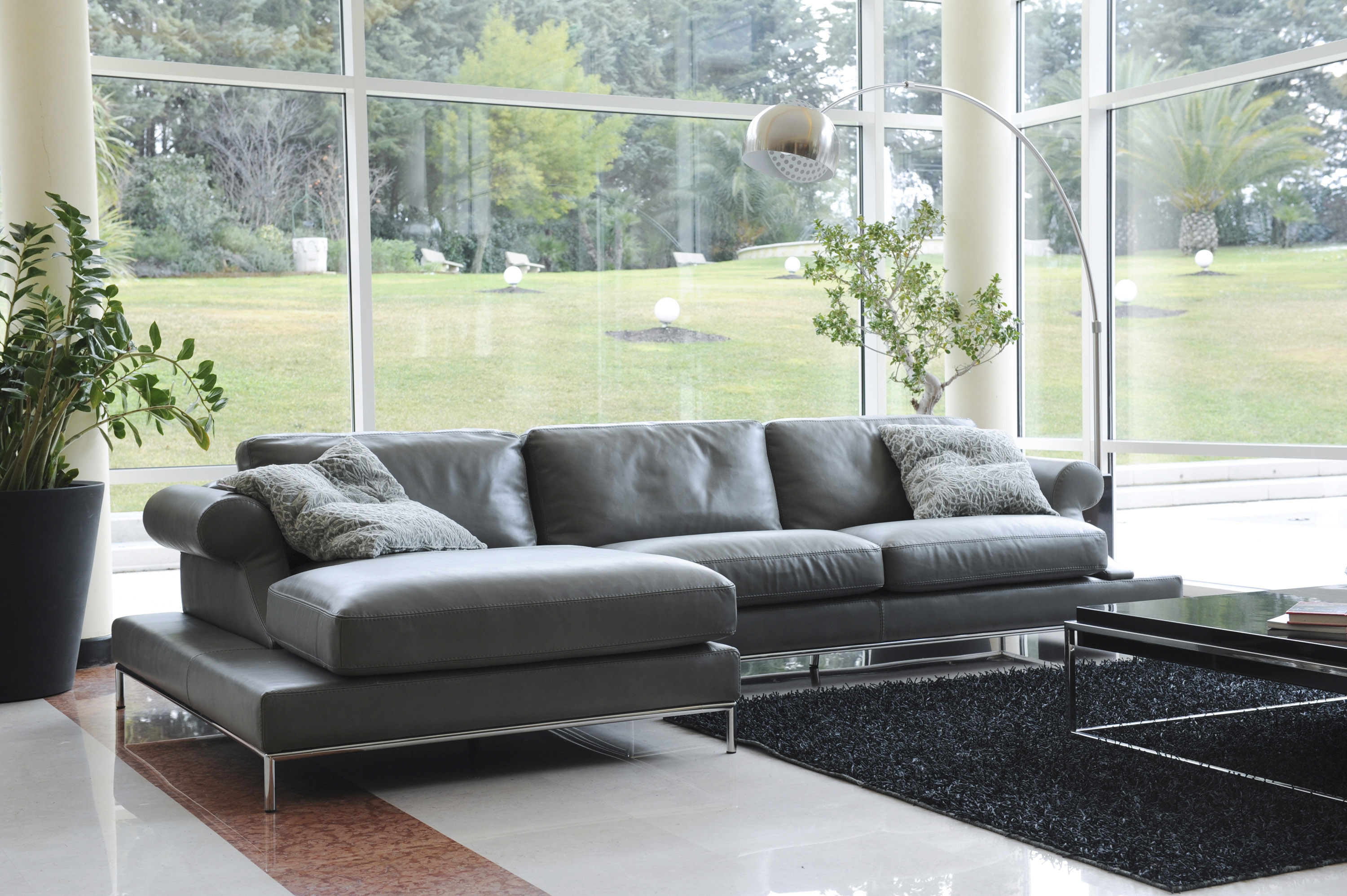 Stylish Leather Corner Sectional Sofa - Click Image to Close