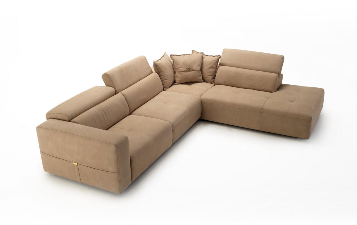 Luxurious Sectional Upholstered in Real Leather with Pillows - Click Image to Close