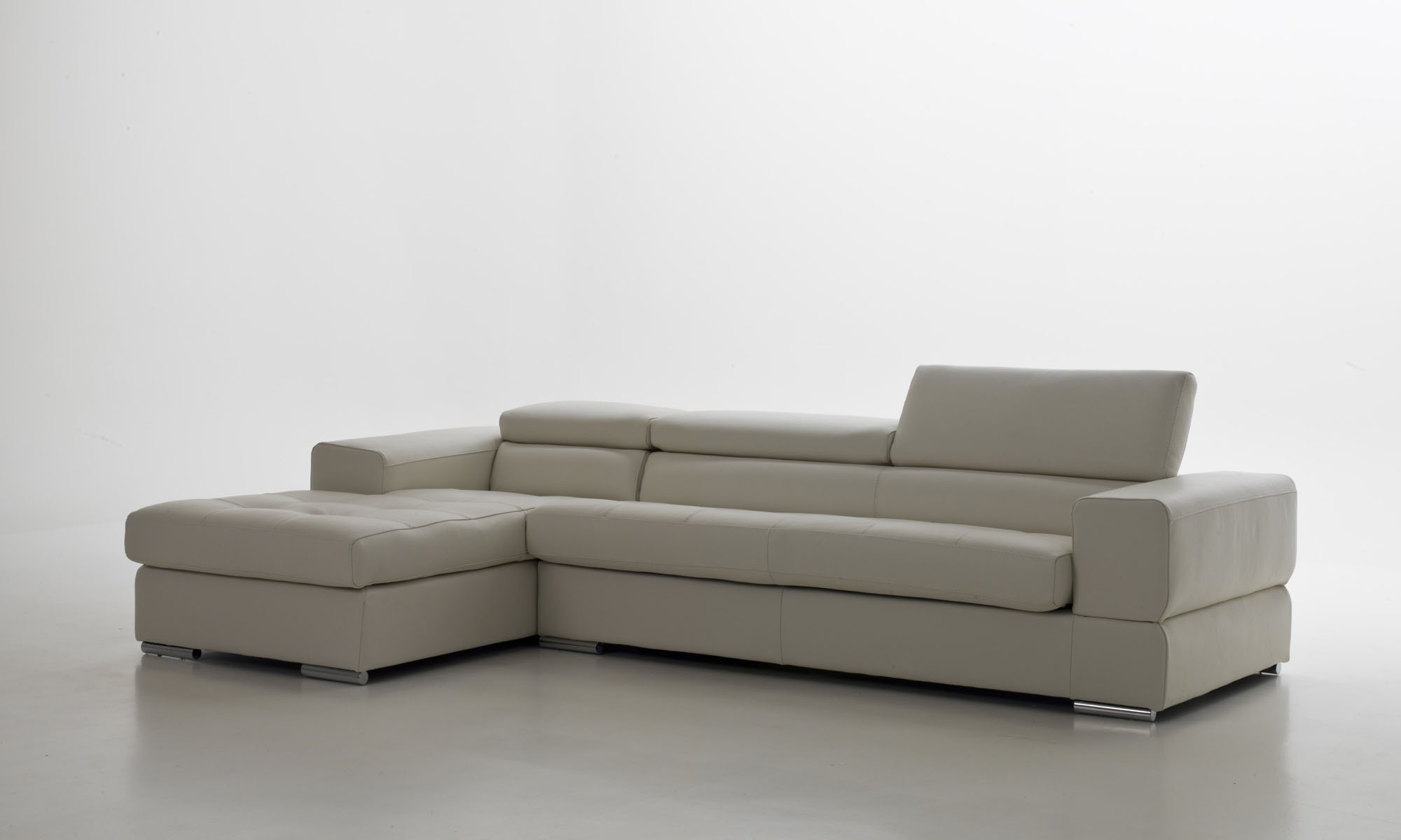 Overnice Sectional Upholstered in Real Leather - Click Image to Close