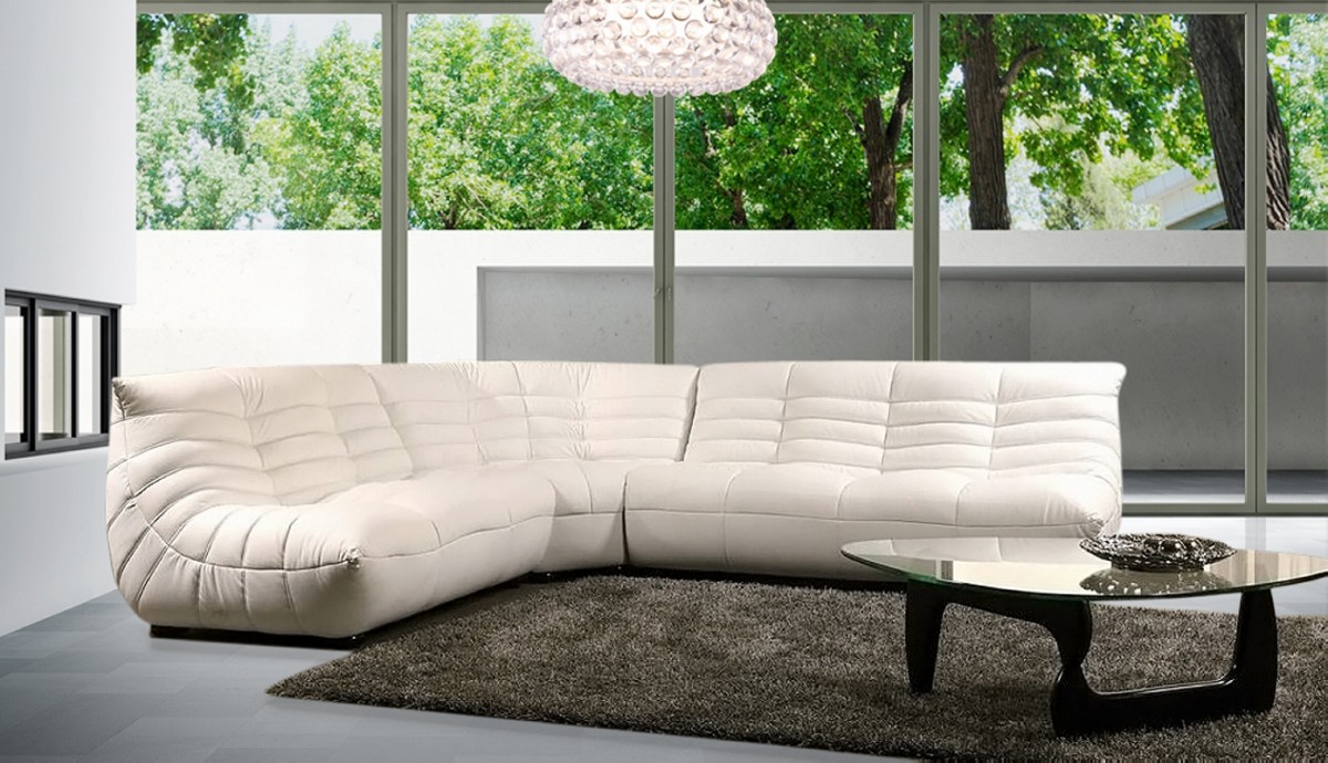 Elegant Leather Sectional with Chaise - Click Image to Close