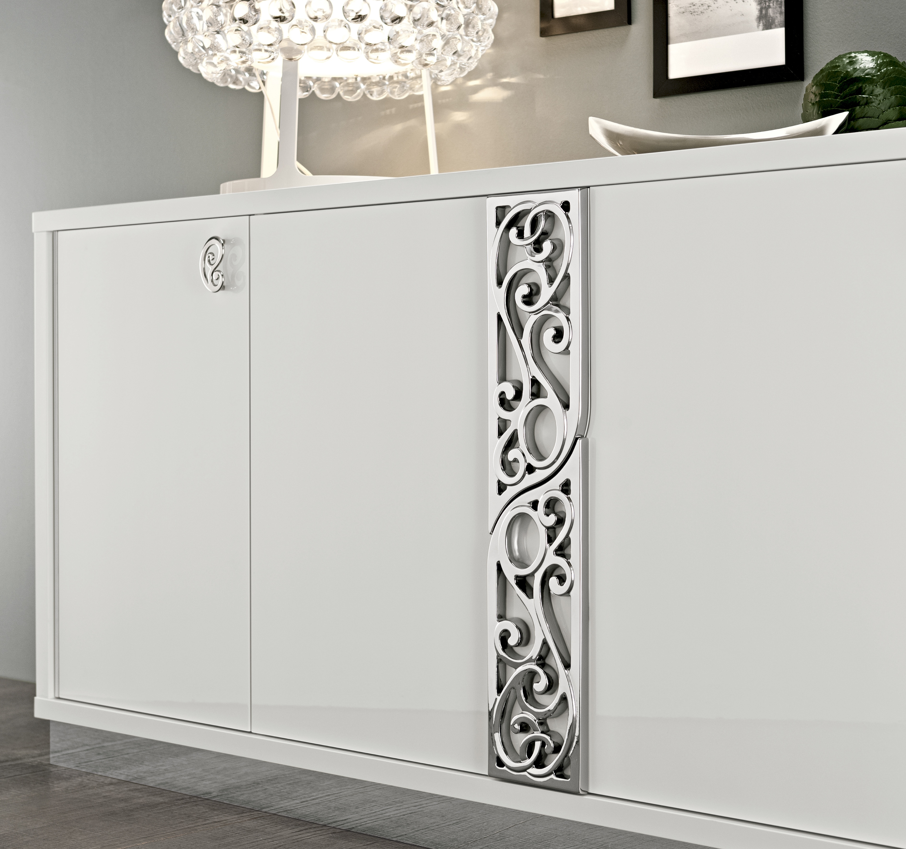Luxury Sideboard with Four Doors in White Finish - Click Image to Close