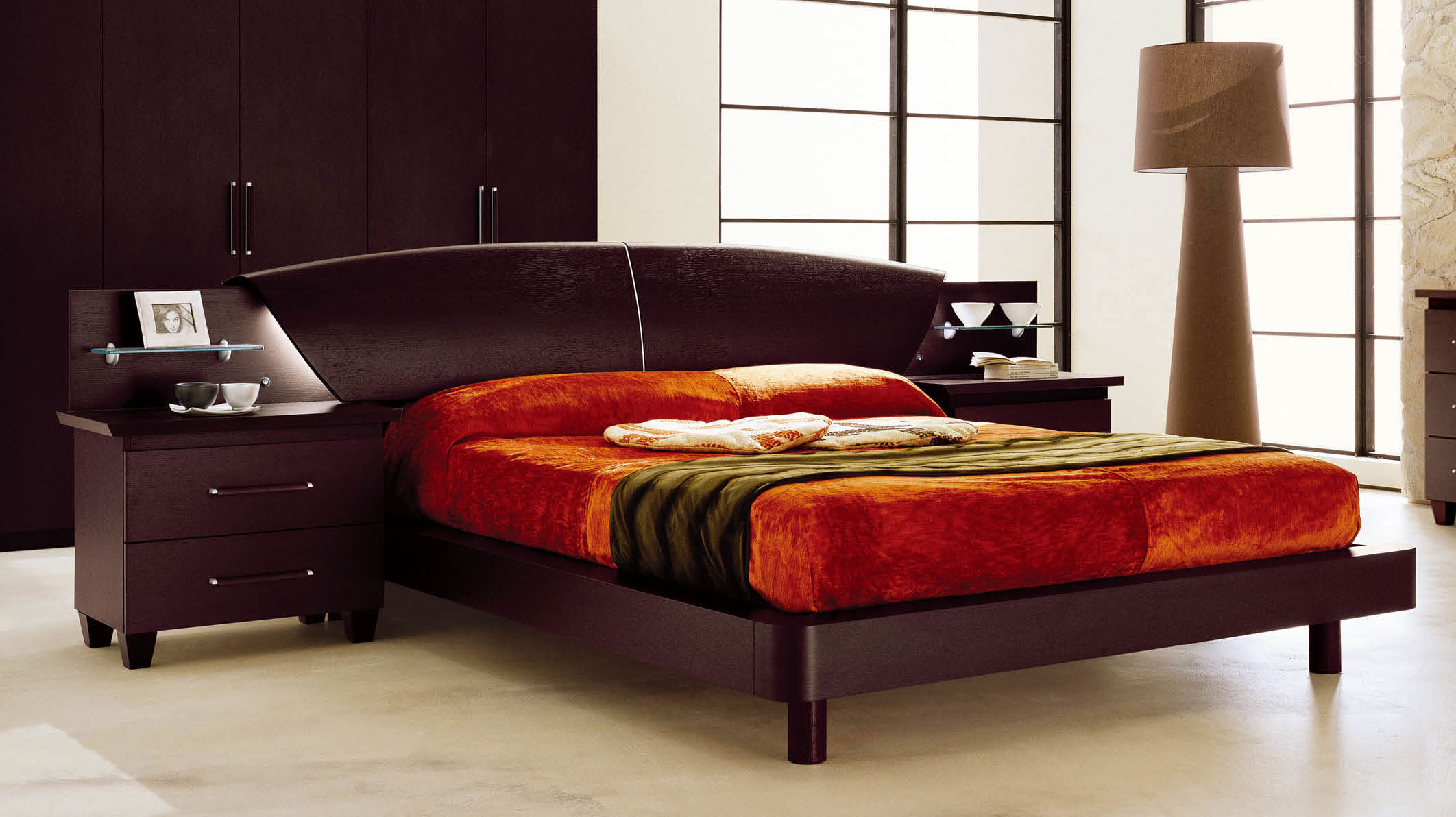 Lacquered Made in Italy Leather Luxury Platform Bed Long Beach