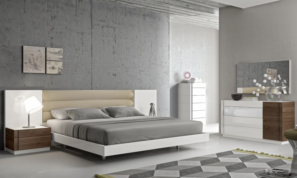 Lacquered Extravagant Leather Modern Platform Bed with Long Panels - Click Image to Close