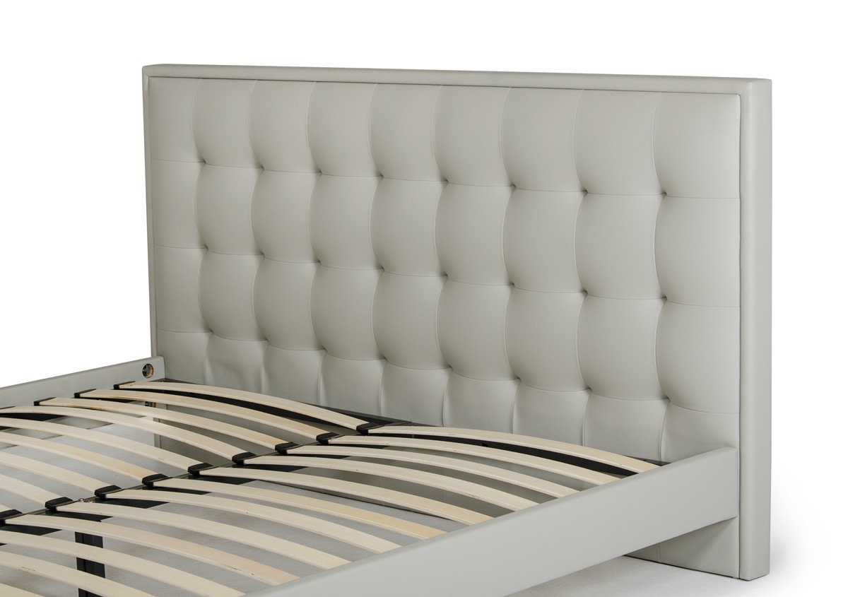Exclusive Leather Luxury Platform Bed - Click Image to Close