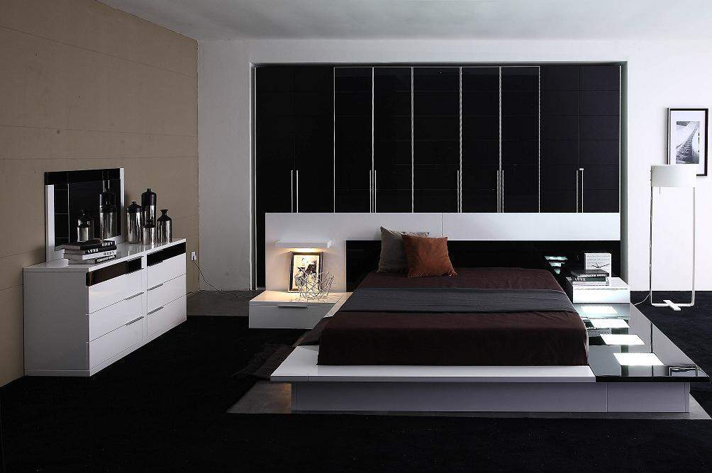 Lacquered Elegant Quality High End Platform Bed - Click Image to Close