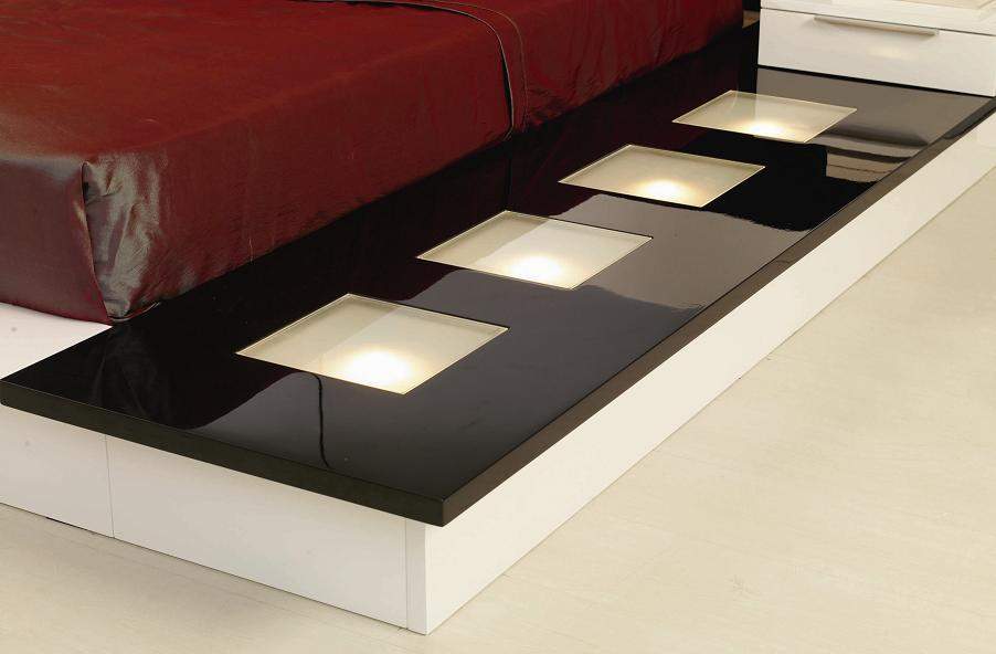 Lacquered Elegant Quality High End Platform Bed - Click Image to Close