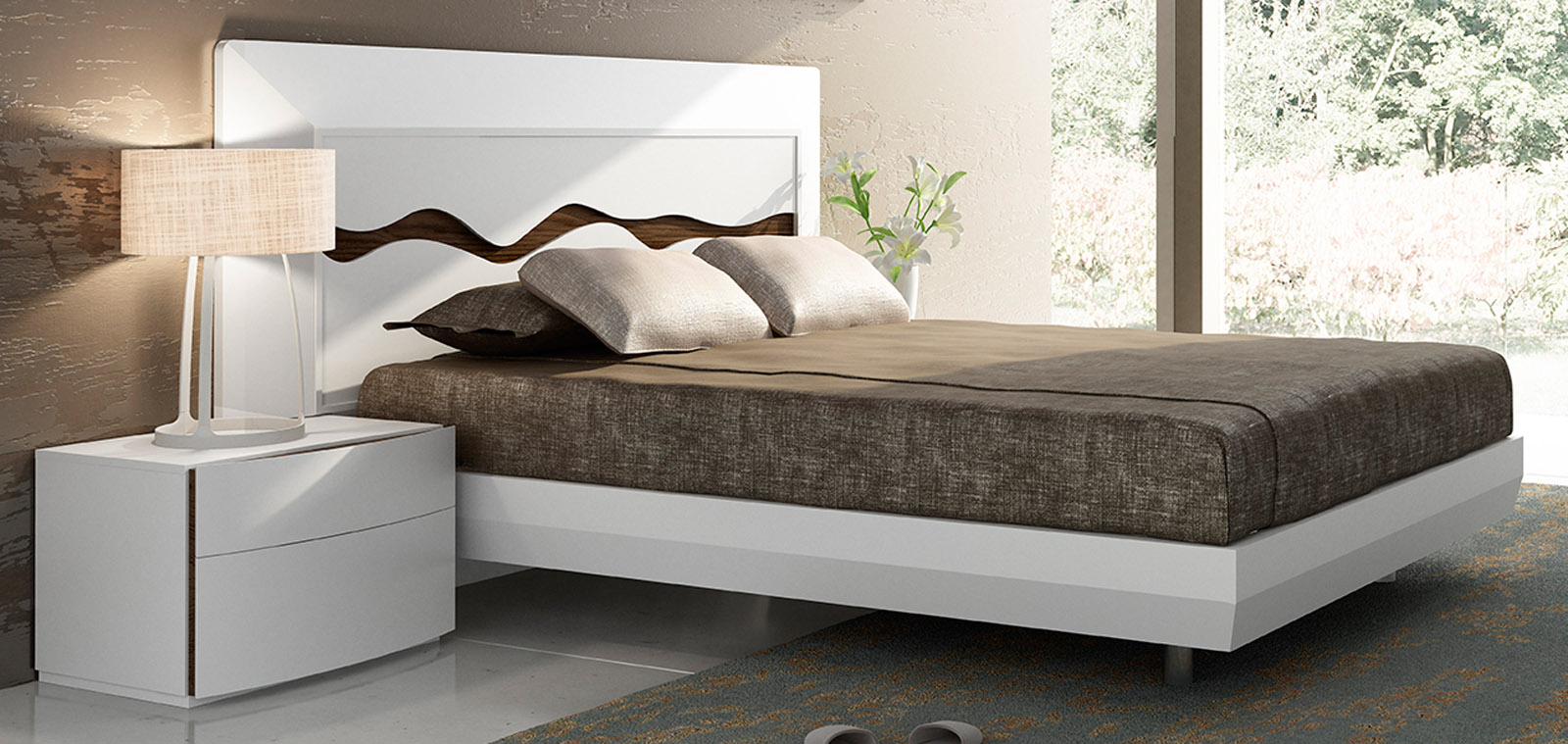 Lacquered Extravagant Quality Modern Platform Bed - Click Image to Close