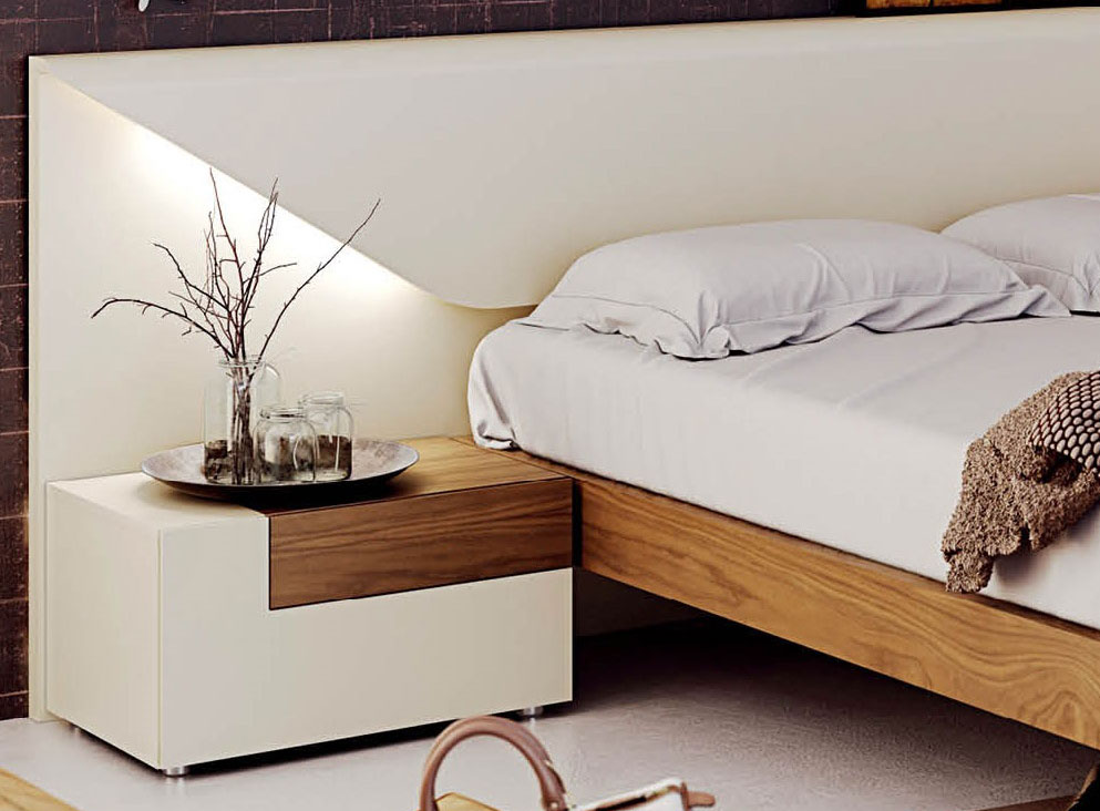 Lacquered Made in Spain Wood Luxury Platform Bed - Click Image to Close