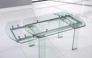 Urban Transparent Glass Table with Curved White Leather Chairs