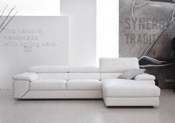 Graceful All Italian Leather Sectional Sofa Graceful All Italian Leather Sectional Sofa
