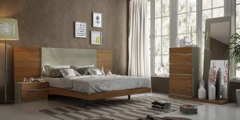 Lacquered Unique Quality Platform and Headboard Bed