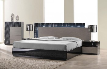 Lacquered Italian Design Wood High End Platform Bed