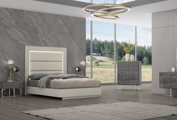 Refined Leather Master Bedroom Design with Storage Cases Refined Leather Master Bedroom Design with Storage Cases