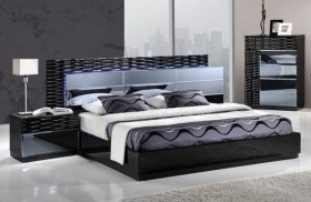 Lacquered Exclusive Quality Platform and Headboard Bed