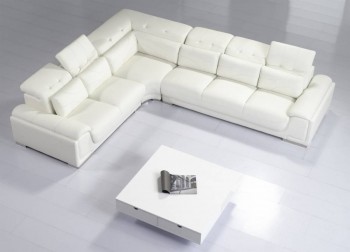 Stylish and Comfortable Sectional in Italian Leather Upholstery