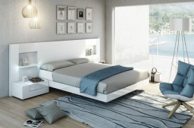 Lacquered Fashionable Quality Platform and Headboard Bed