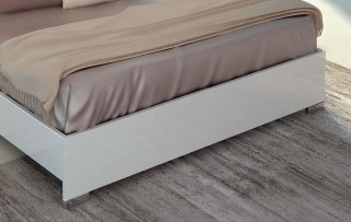 Lacquered Made in Italy Wood Luxury Platform Bed