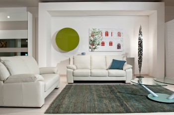 White Elegant Leather Sofa Set with Throw Pillows White Elegant Leather Sofa Set with Throw Pillows