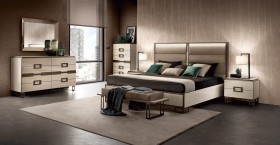 Exclusive Leather Luxury Bedroom Sets with Extra Storage Cases