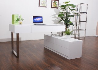 Desk and Hutch In White Lacquer Finish with Multiple Storage Drawers