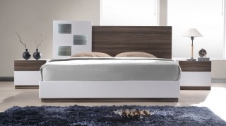 Lacquered Elegant Wood Modern Platform Bed