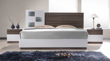 Lacquered Elegant Wood Modern Platform Bed