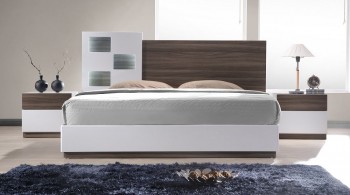 Lacquered Elegant Wood Modern Platform Bed Lacquered Elegant Wood Modern Platform Bed