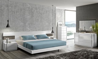 Lacquered Graceful Wood Luxury Platform Bed with Long Panels
