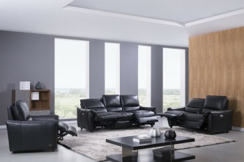 Black Leather Three-Piece Set with Impressive Contemporary Design Black Leather Three-Piece Set with Impressive Contemporary Design