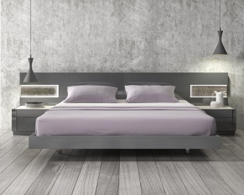 Lacquered Stylish Wood Elite Platform Bed with Long Panels Lacquered Stylish Wood Elite Platform Bed with Long Panels