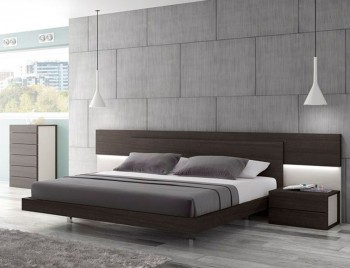 Lacquered Graceful Wood Luxury Platform Bed