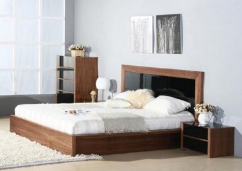 Lacquered Exclusive Wood Platform And Headboard Bed