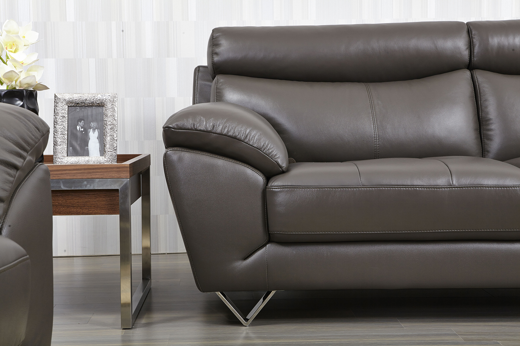 Contemporary Stylish Leather 3Pc Sofa Set with Chrome Legs - Click Image to Close