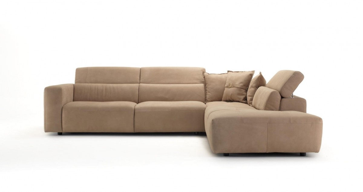 Luxurious Sectional Upholstered in Real Leather with Pillows - Click Image to Close