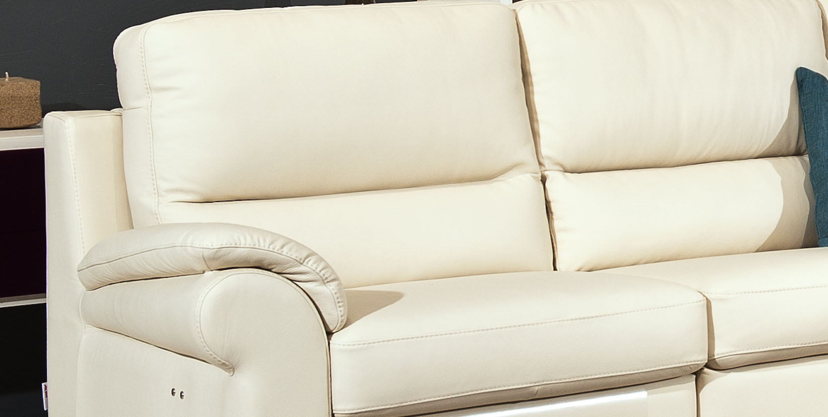 Exclusive Designer Full Italian Sectional - Click Image to Close