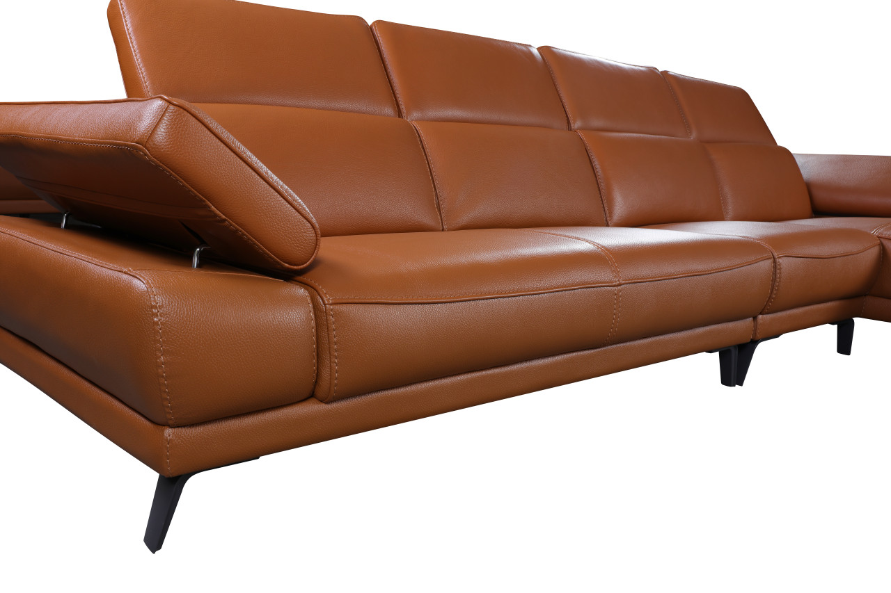 Exquisite Leather Sectional with Chaise - Click Image to Close