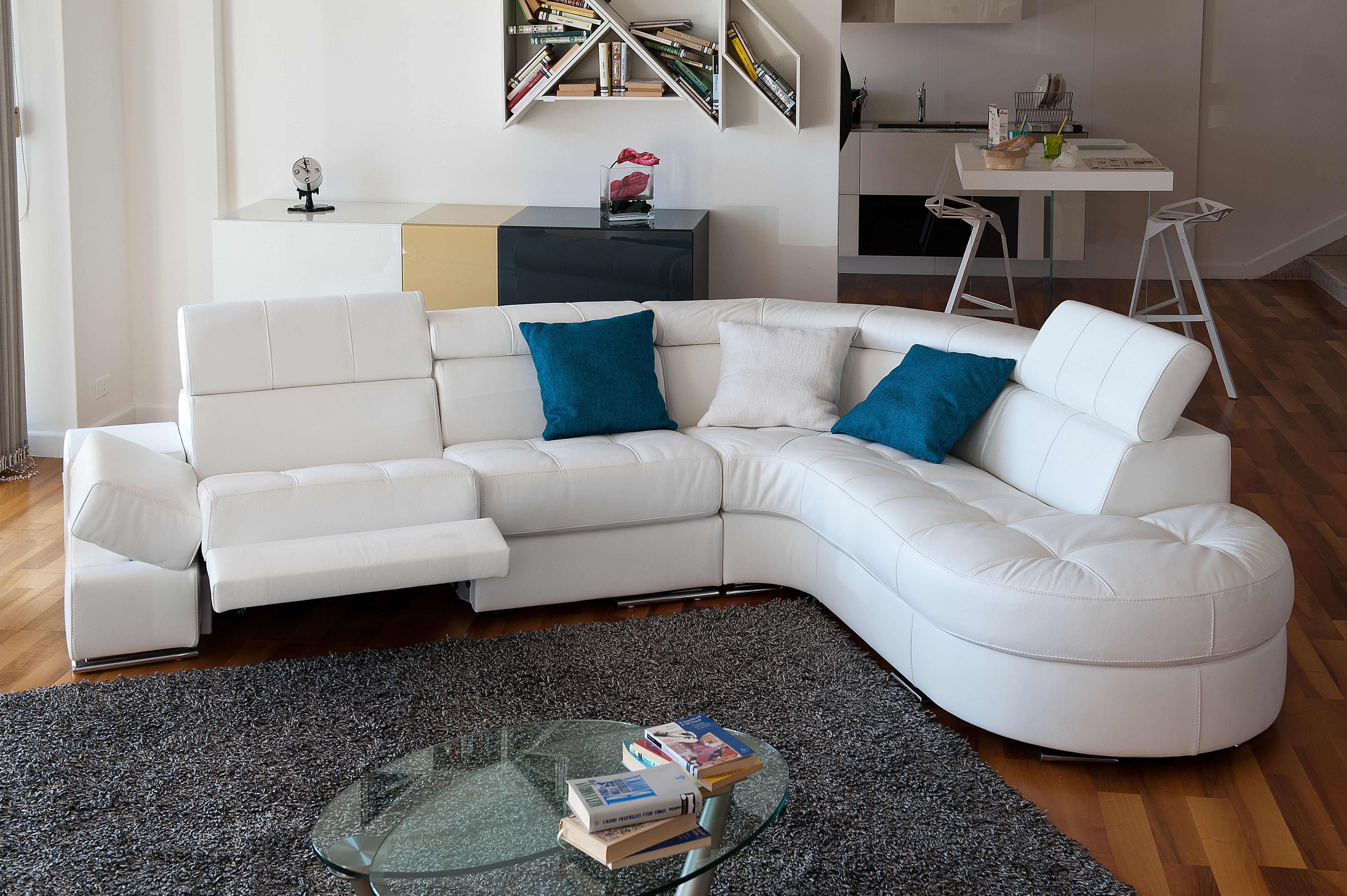 Elegant Curved Sectional Sofa In