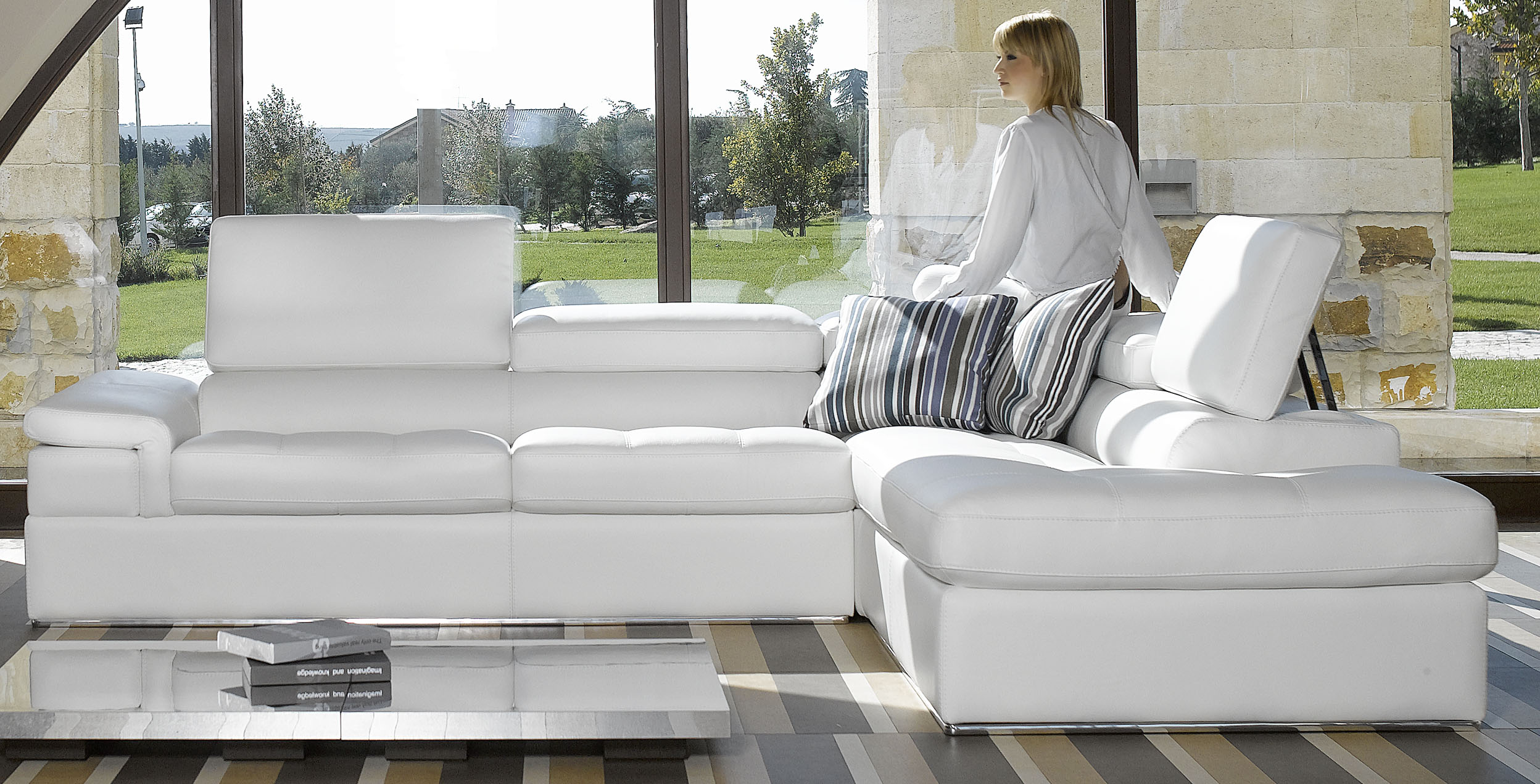 Sophisticated All Italian Leather Sectional Sofa - Click Image to Close