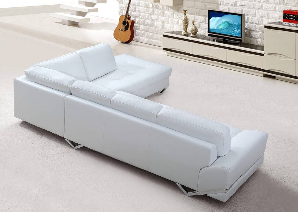 Stylish Leather Sectional with Chaise - Click Image to Close