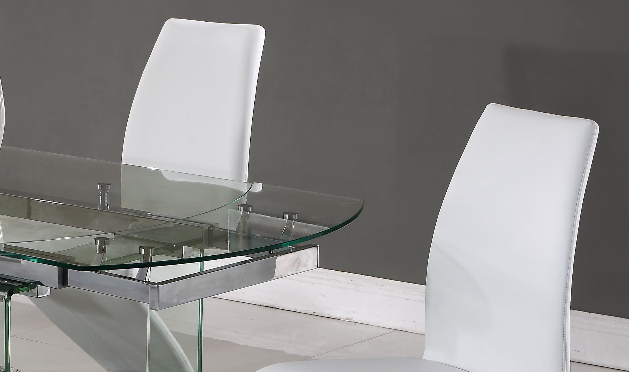 Urban Transparent Glass Table with Curved White Leather Chairs - Click Image to Close