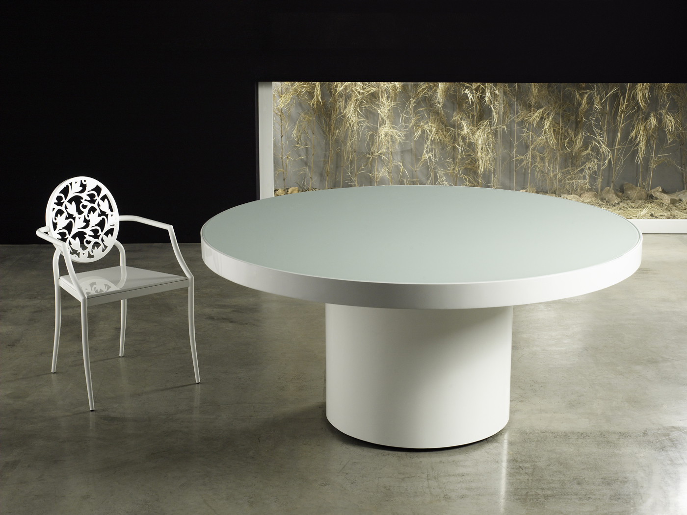 Round Dining Table with Colored Glass Top Bakersfield California MLBERK47