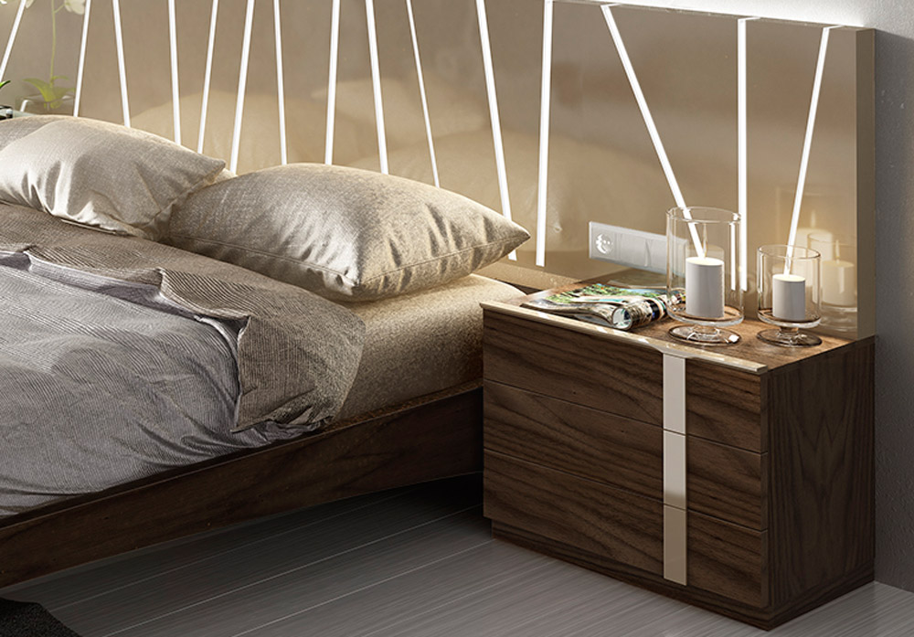 Exclusive Wood Luxury Bedroom Set feat Light - Click Image to Close