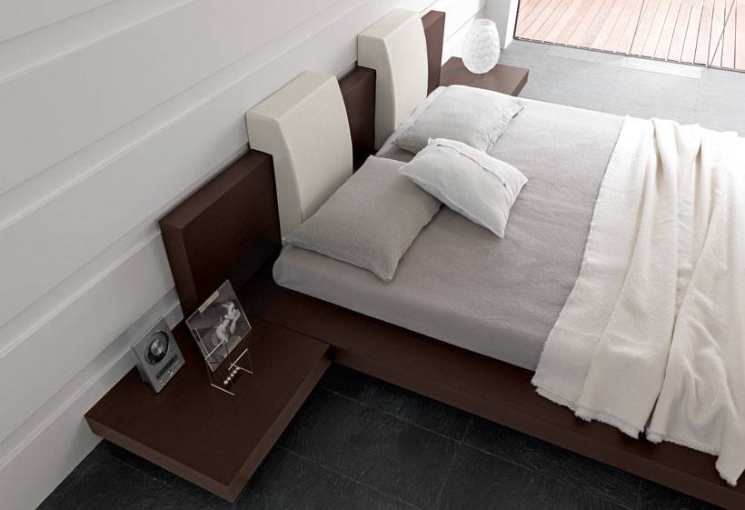 Made in Italy Wood Modern Master Bedroom Set with Headboard Pillows - Click Image to Close