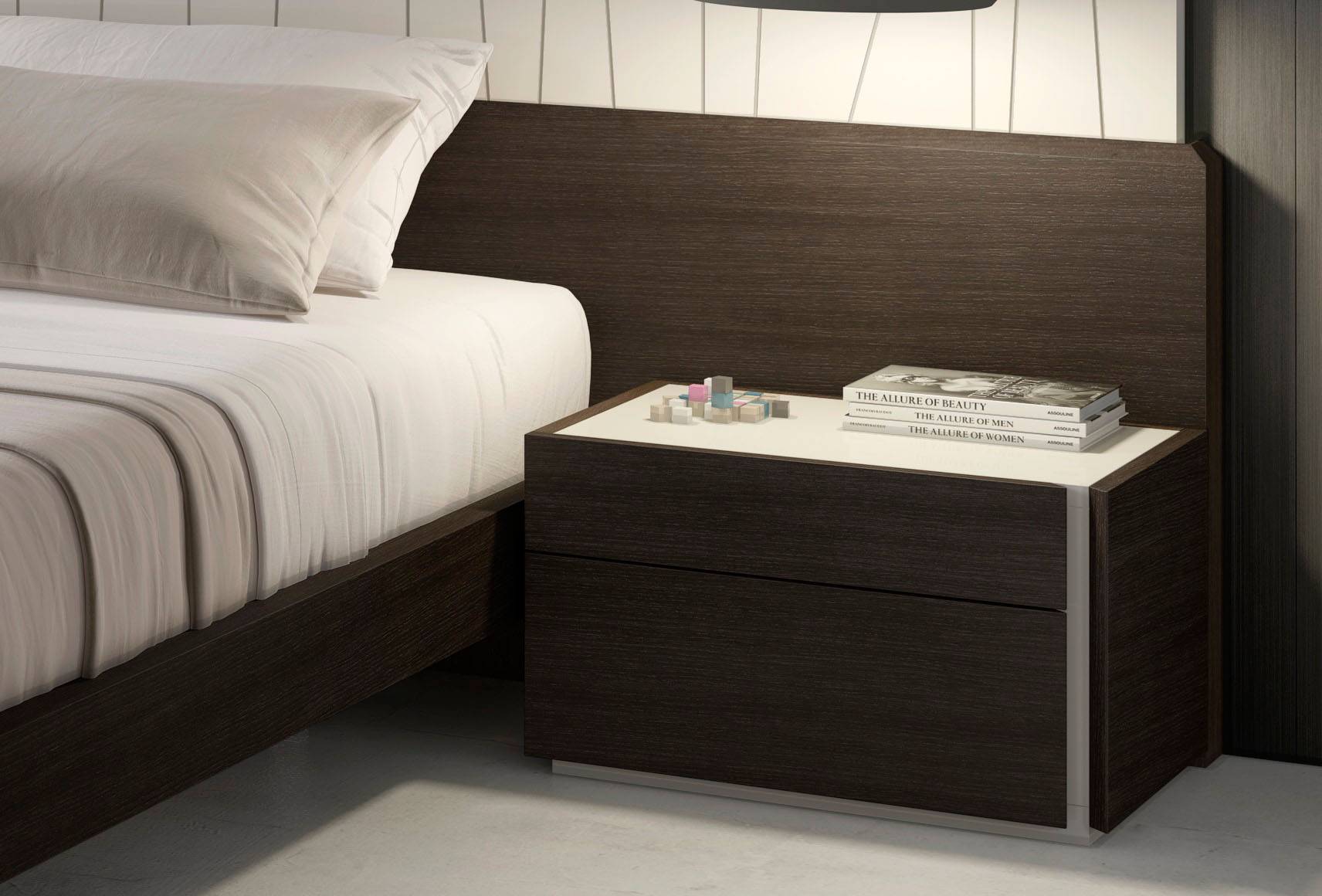 Graceful Wood Elite Design Furniture Set with Long Panels