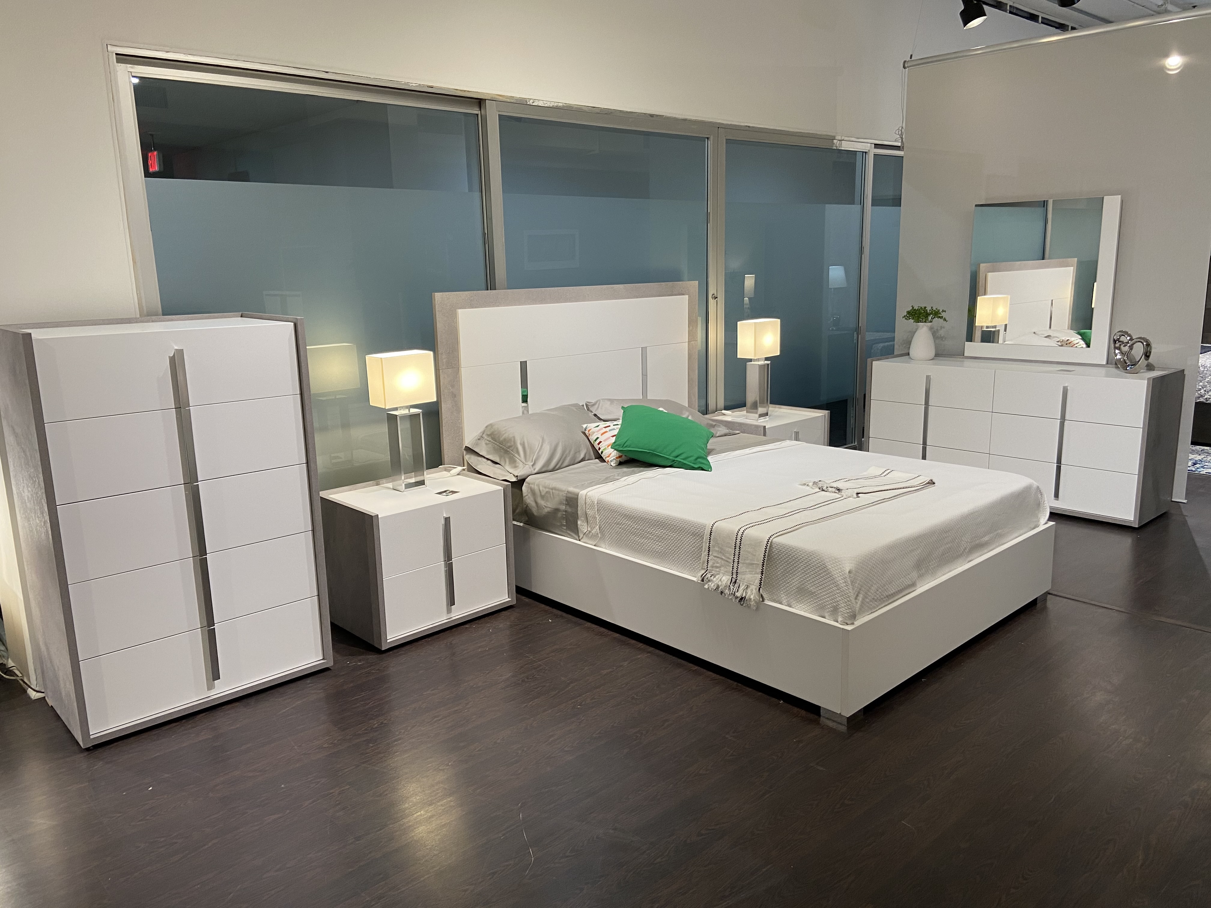 Fashionable Wood Modern Contemporary Bedroom Sets