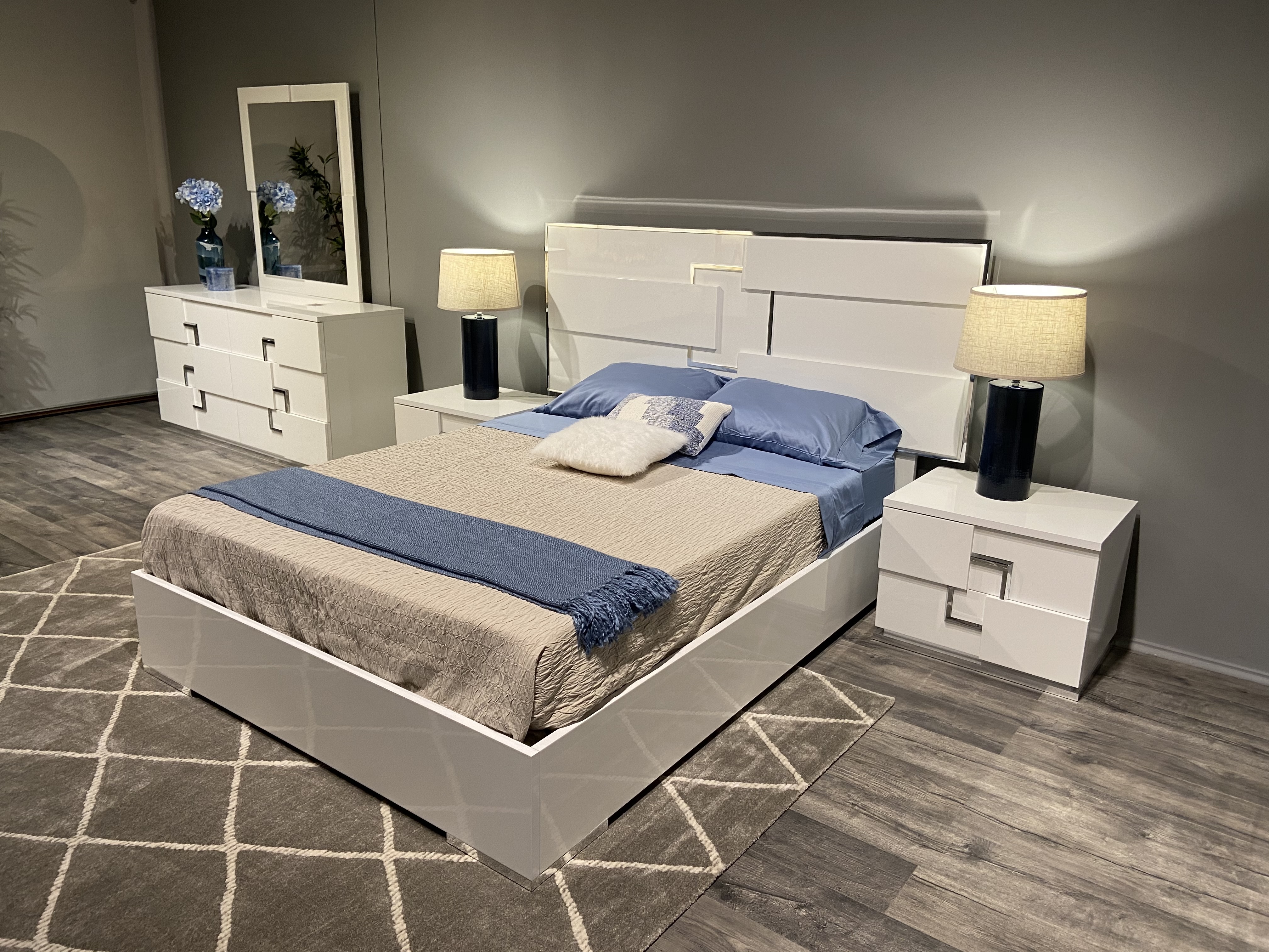 Fashionable Wood Designer Bedroom Furniture Sets with Extra Storage Cases - Click Image to Close