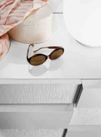 Bedroom Sets Italian on Italian Leather Sectionals Dining Room And Bedroom Sets Distributor