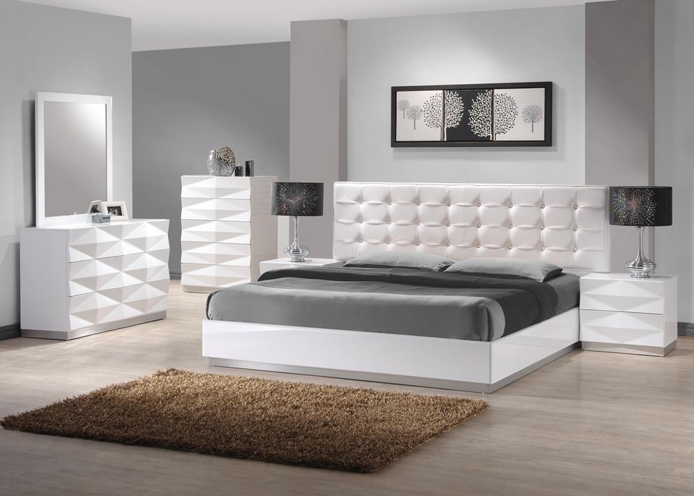 Lacquered Stylish Leather Modern Platform Bed - Click Image to Close